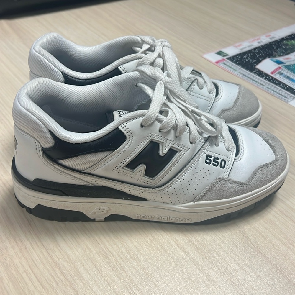 Mens New Balance 550 white/black size 4